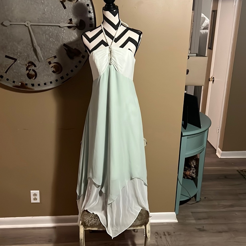 Formal white and sea foam green dress size 10